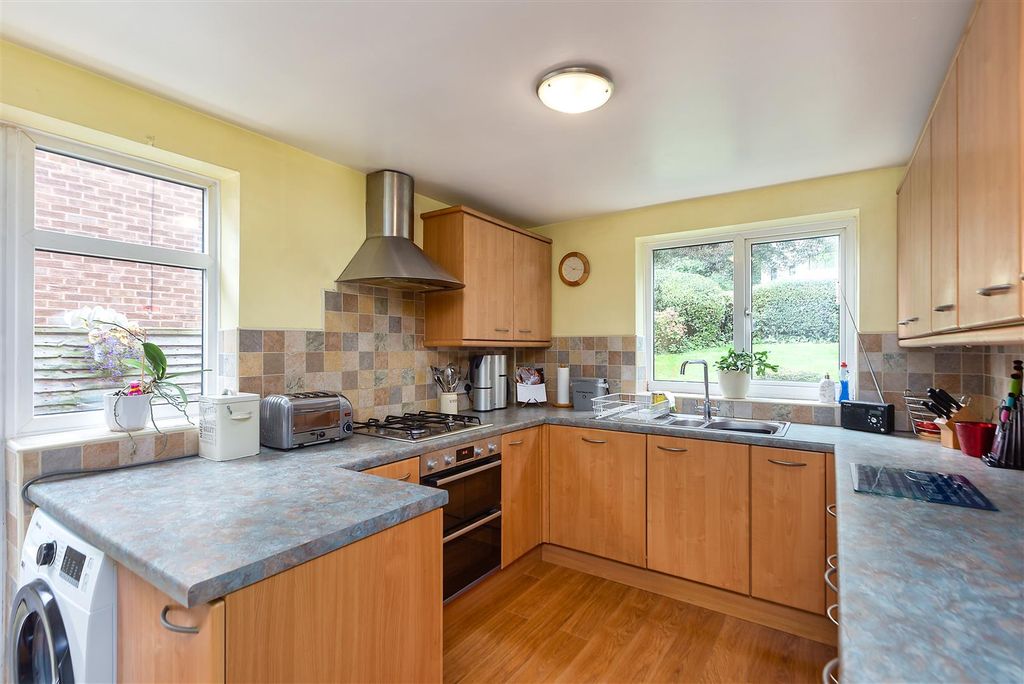 Property photo 2 of 19