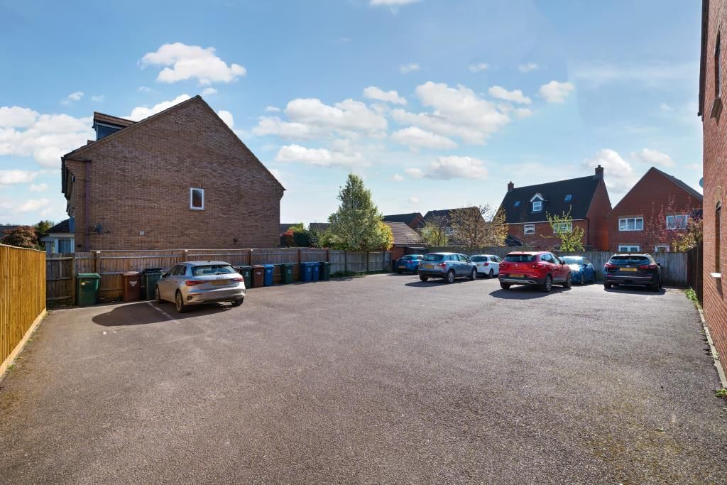 Property photo 2 of 20 Outside View