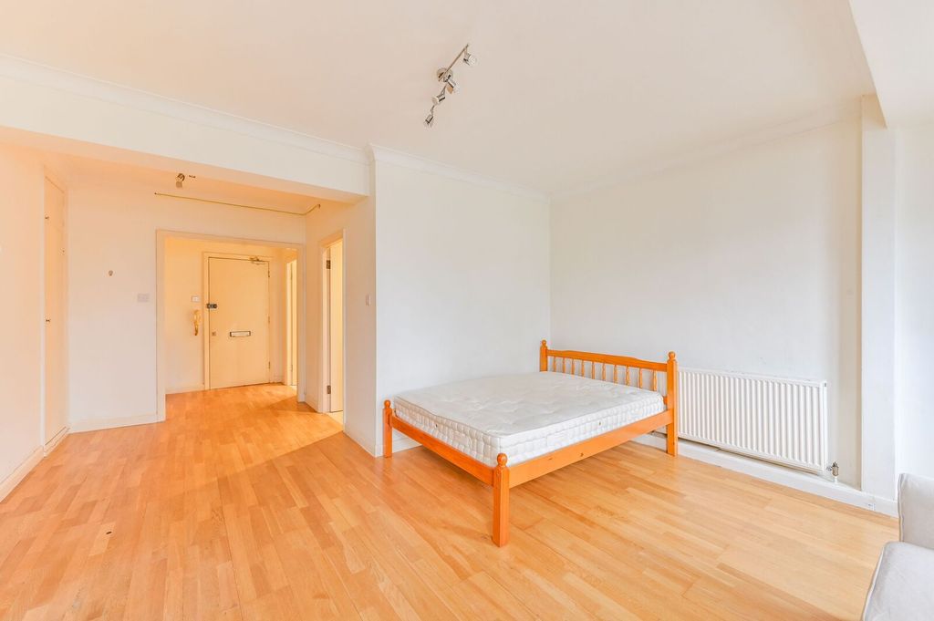 Property photo 3 of 7