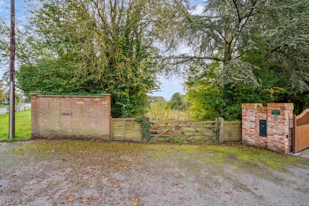 Property photo 2 of 6