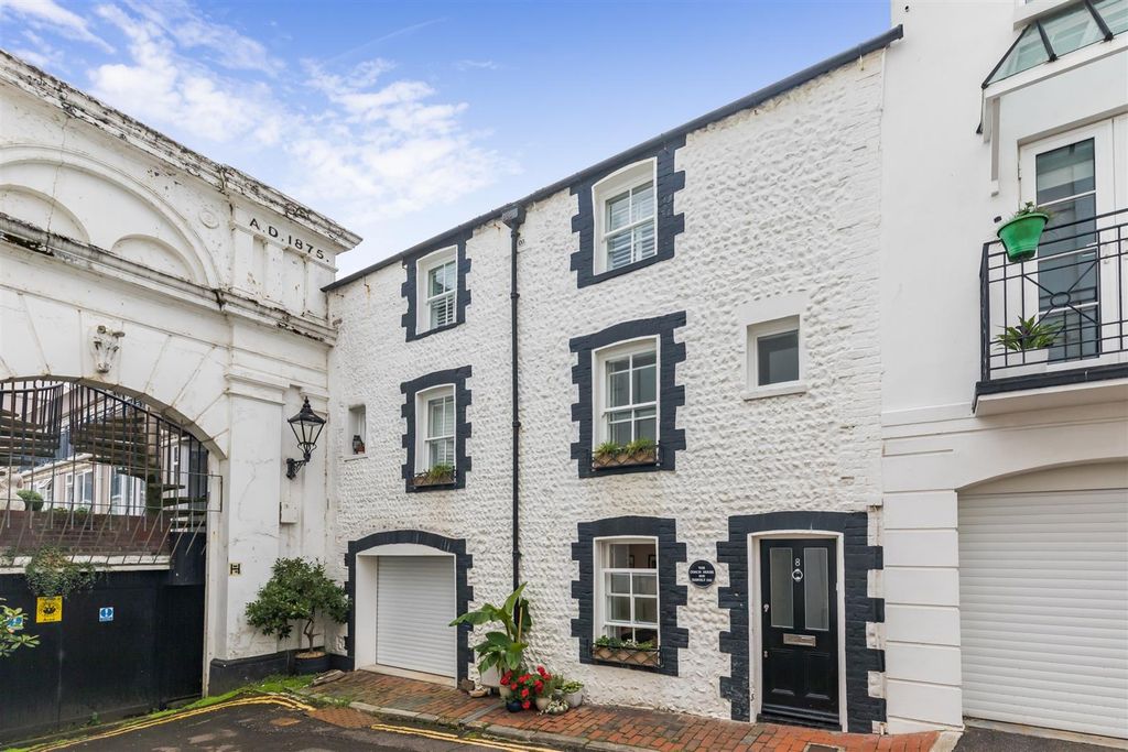 Property photo 1 of 29 Norfolk Buildings 8-25.Jpg