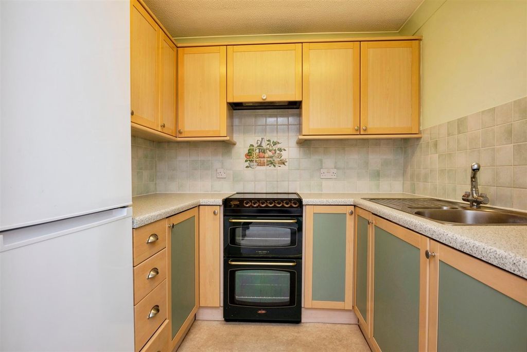 Property photo 2 of 19 010.Jpg
