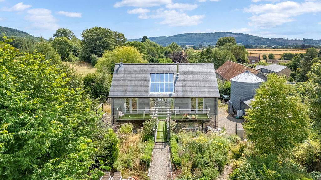 Property photo 2 of 19 Image