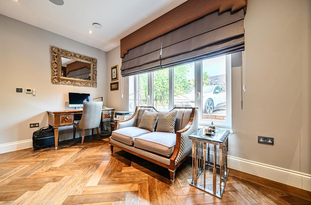 Property photo 3 of 29 A4A21Fd1-3cc0-4F55-96c9-E8cd6E77Ffec.Jpg