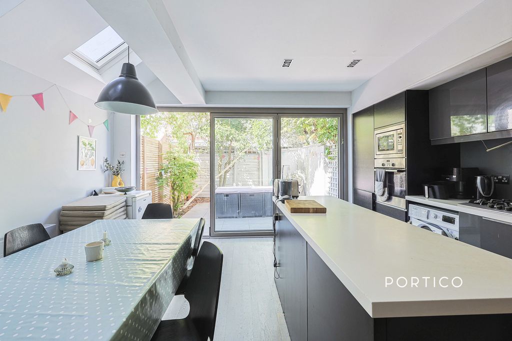 Property photo 2 of 20 Pbox-Img.Jpg