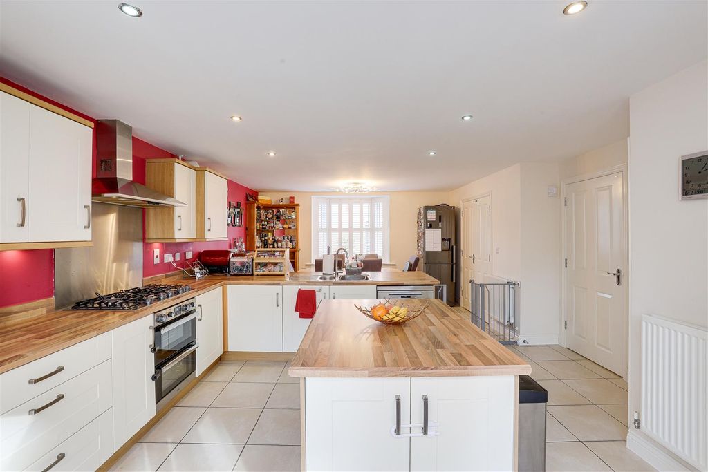 Property photo 2 of 43 3063.Jpg