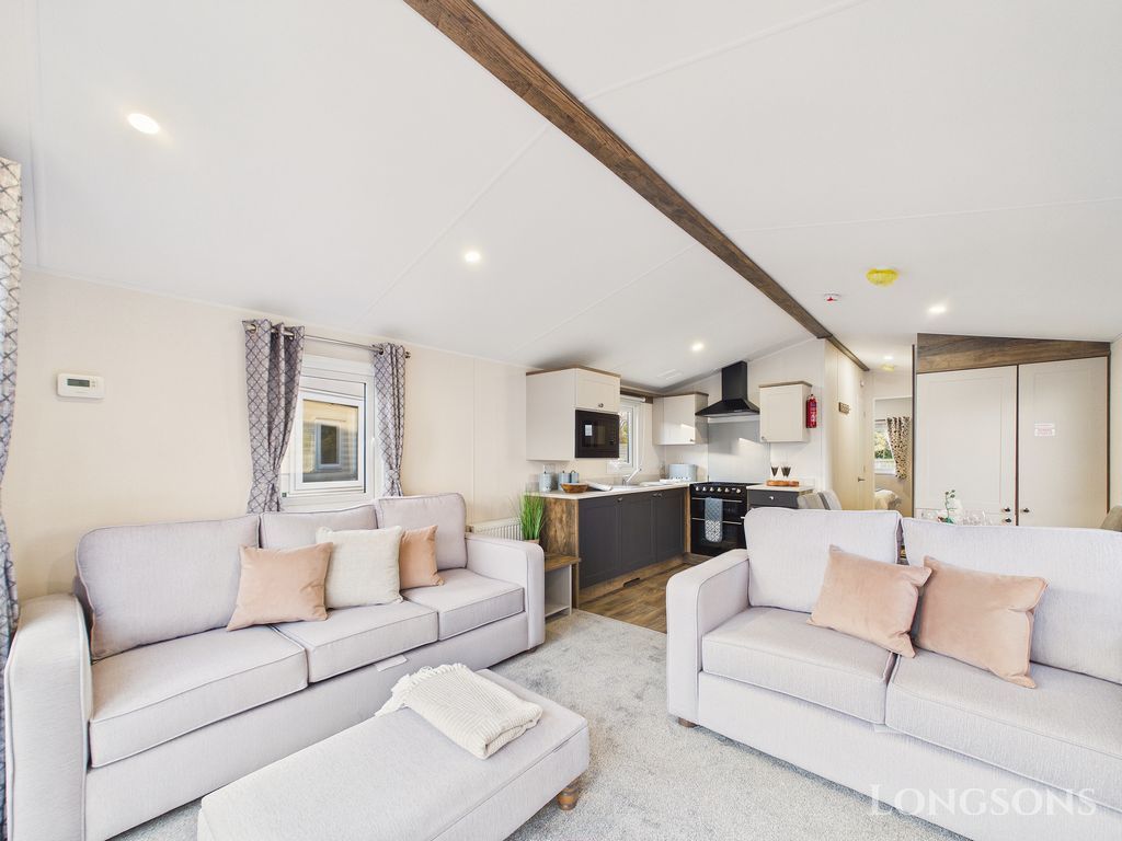 Property photo 3 of 17 Cam02173G0 Pr0335 Still035