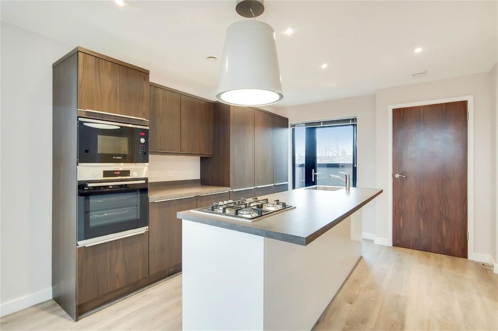 Property photo 1 of 9 1
