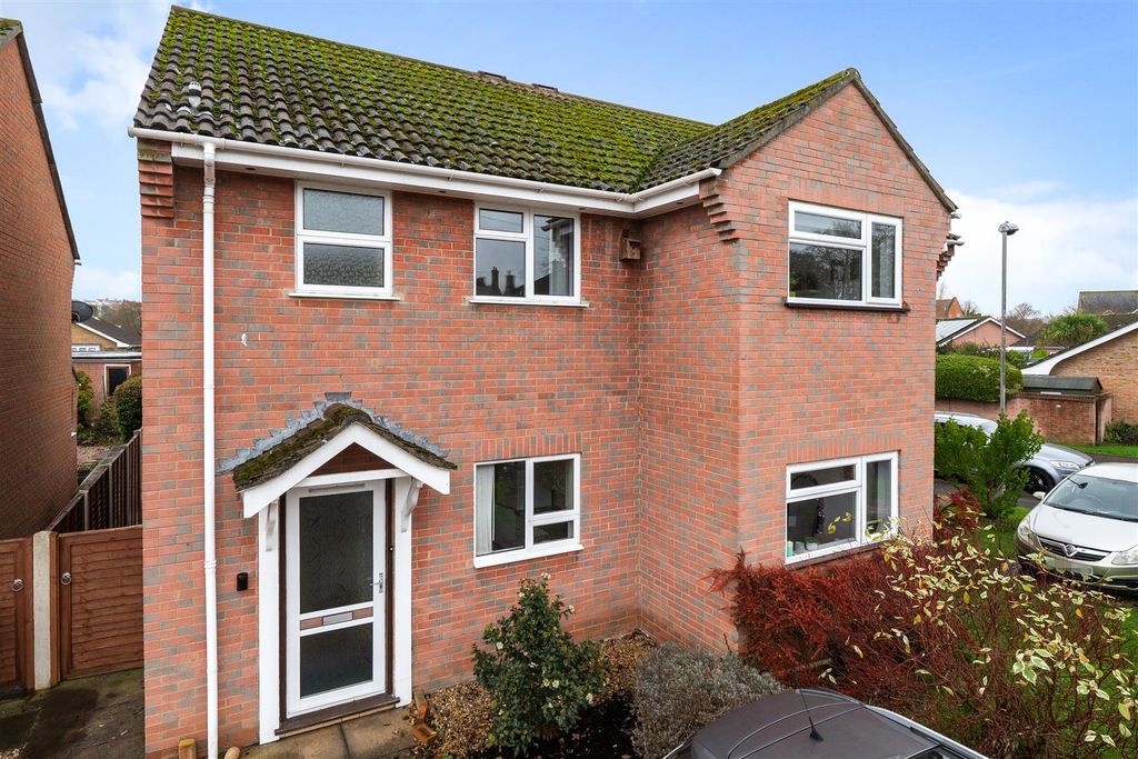 Property photo 1 of 12