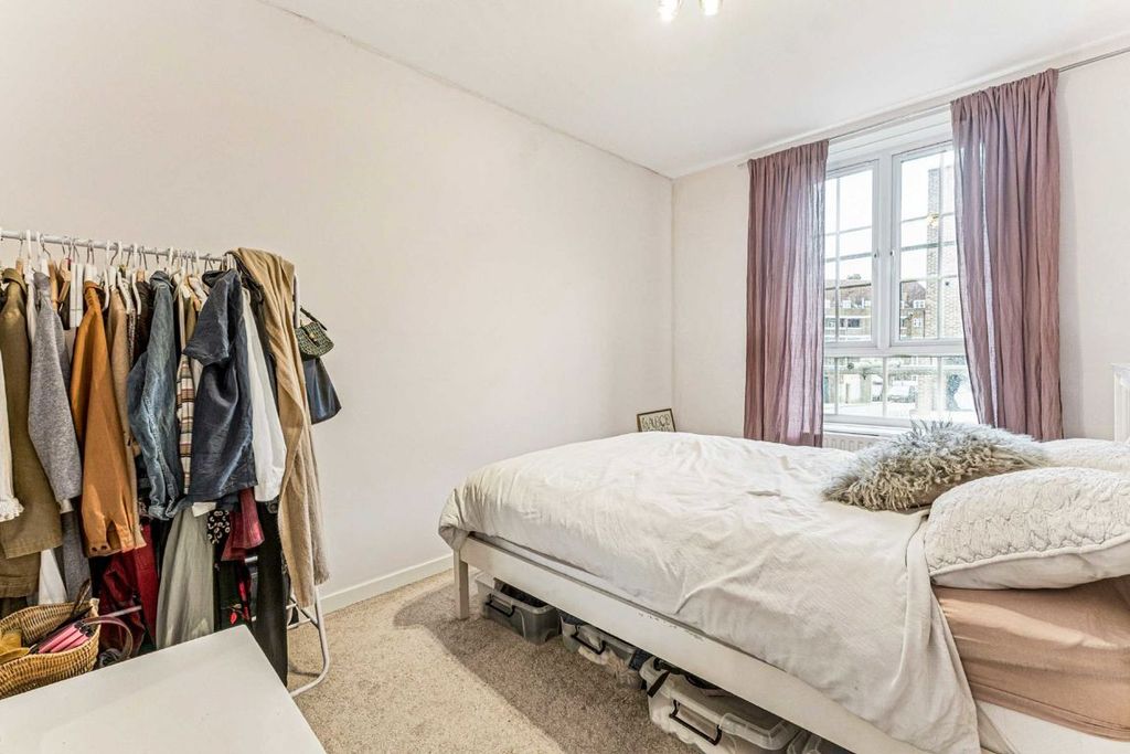 Property photo 3 of 6