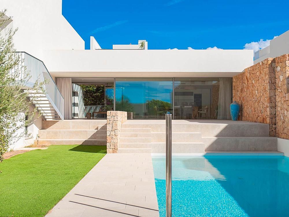 Property photo 3 of 34