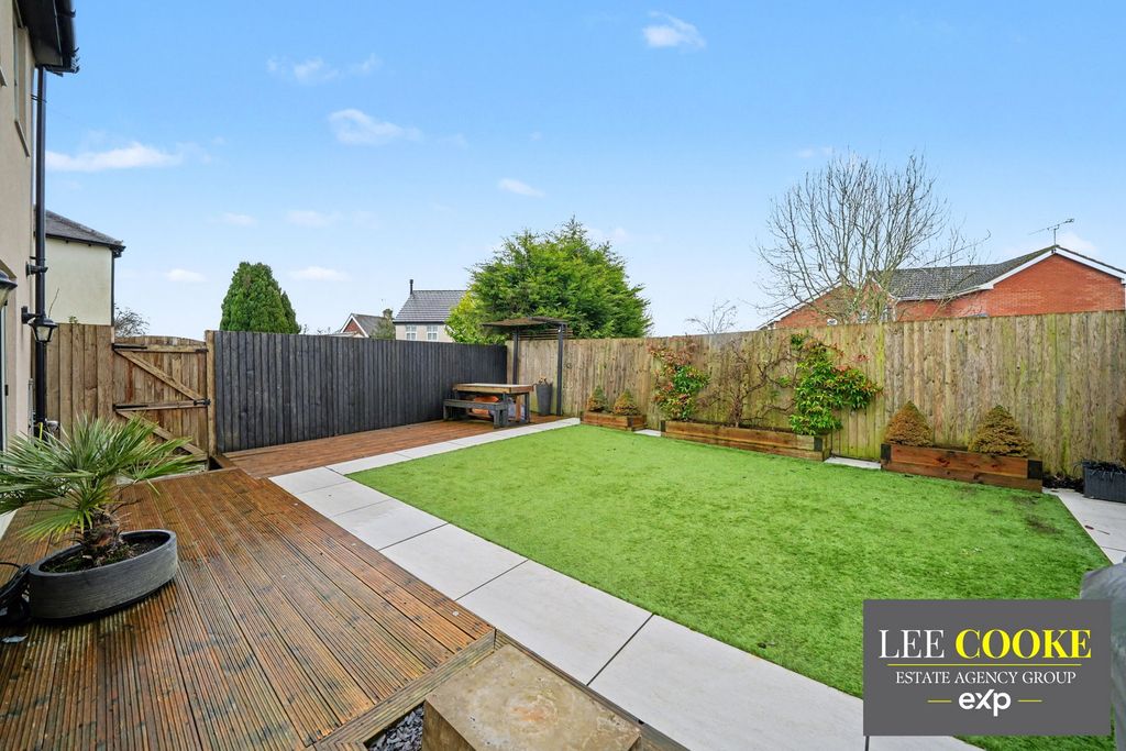 Property photo 3 of 35