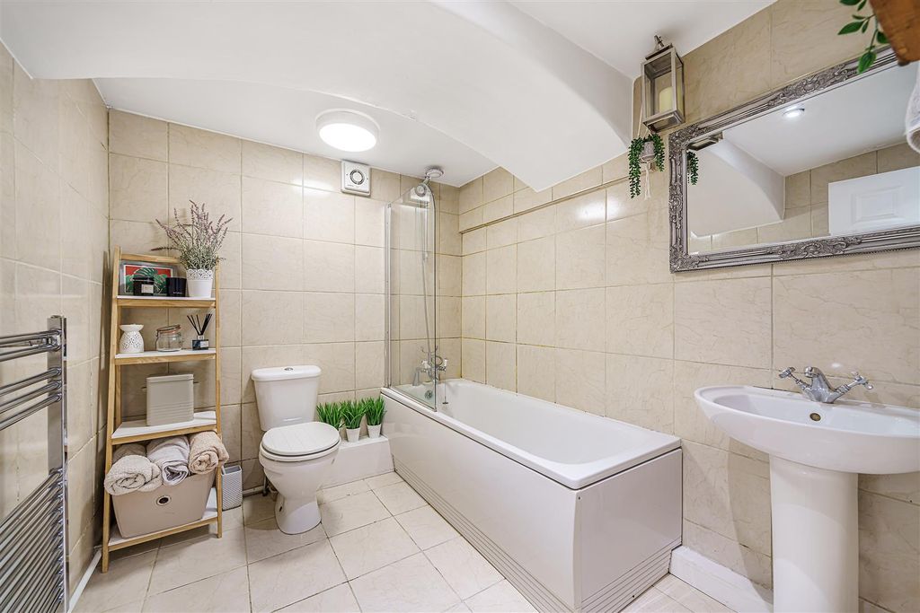 Property photo 3 of 9 High Street-8.Jpg