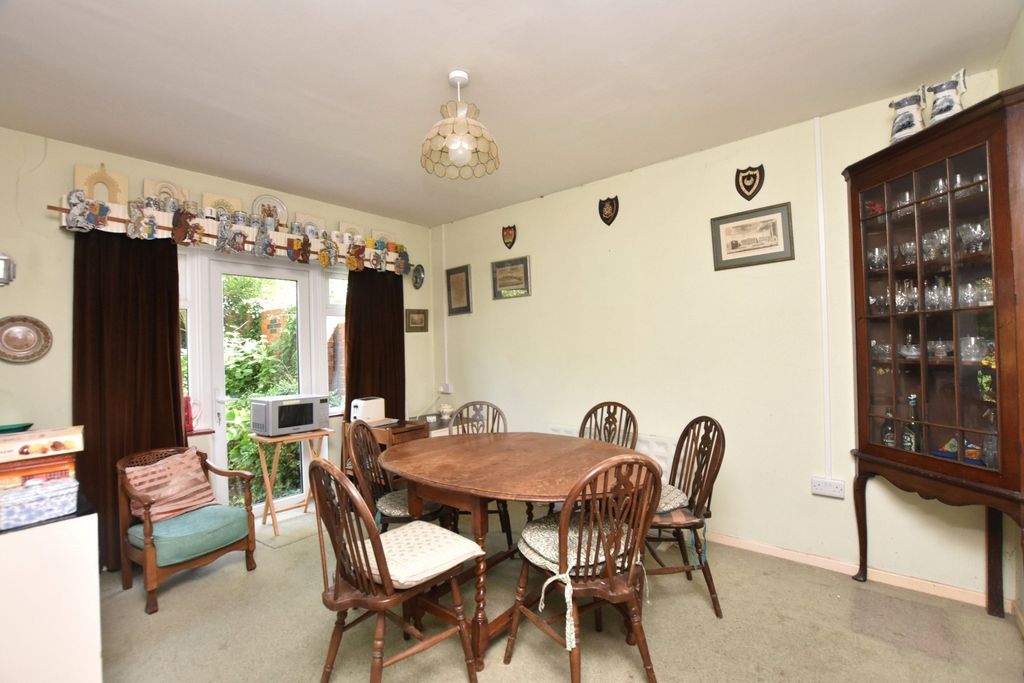 Property photo 3 of 14 Dining Room