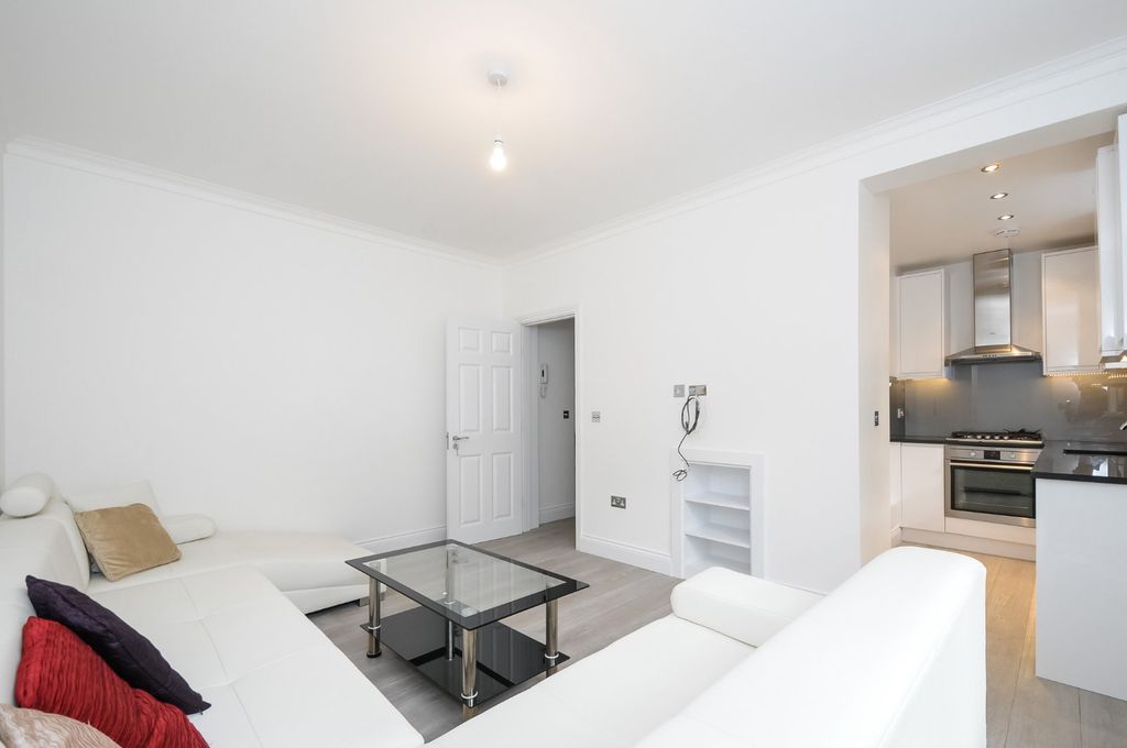 Property photo 3 of 6 Picture No. 06