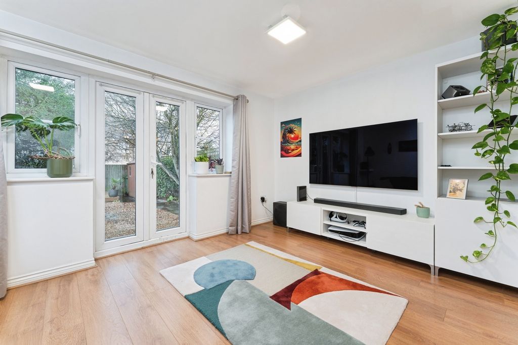 Property photo 3 of 19 Pbox-Img.Jpg