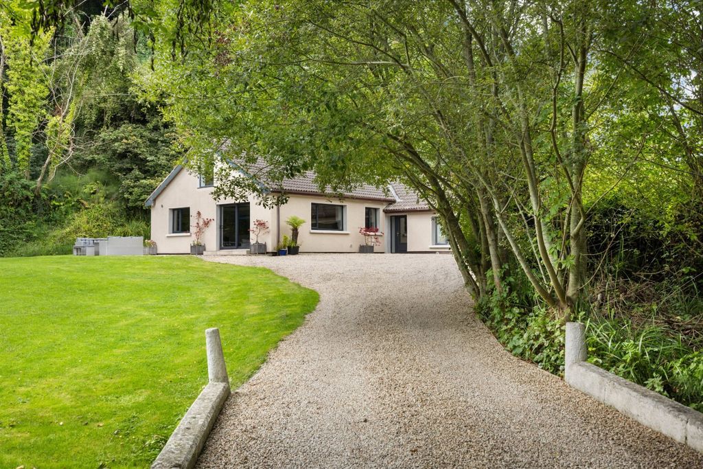 Property photo 2 of 33 Picture No. 20