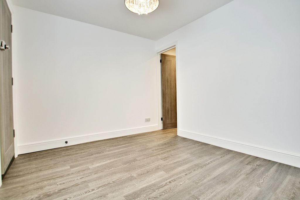 Property photo 1 of 9 5336040