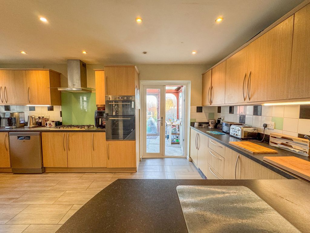 Property photo 3 of 25