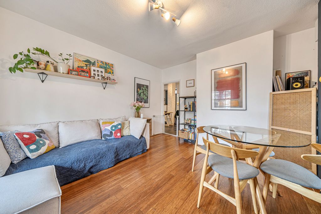 Property photo 1 of 17 Reception