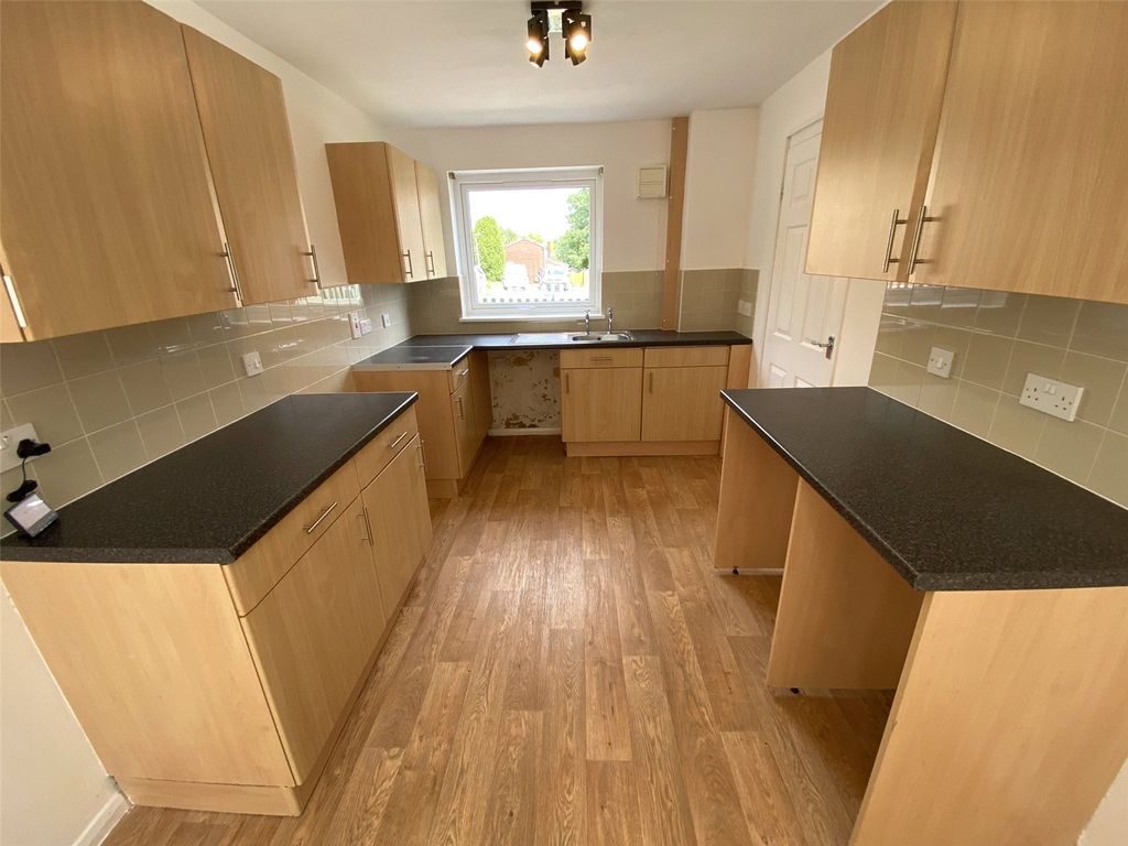 Property photo 2 of 19 Picture No. 14