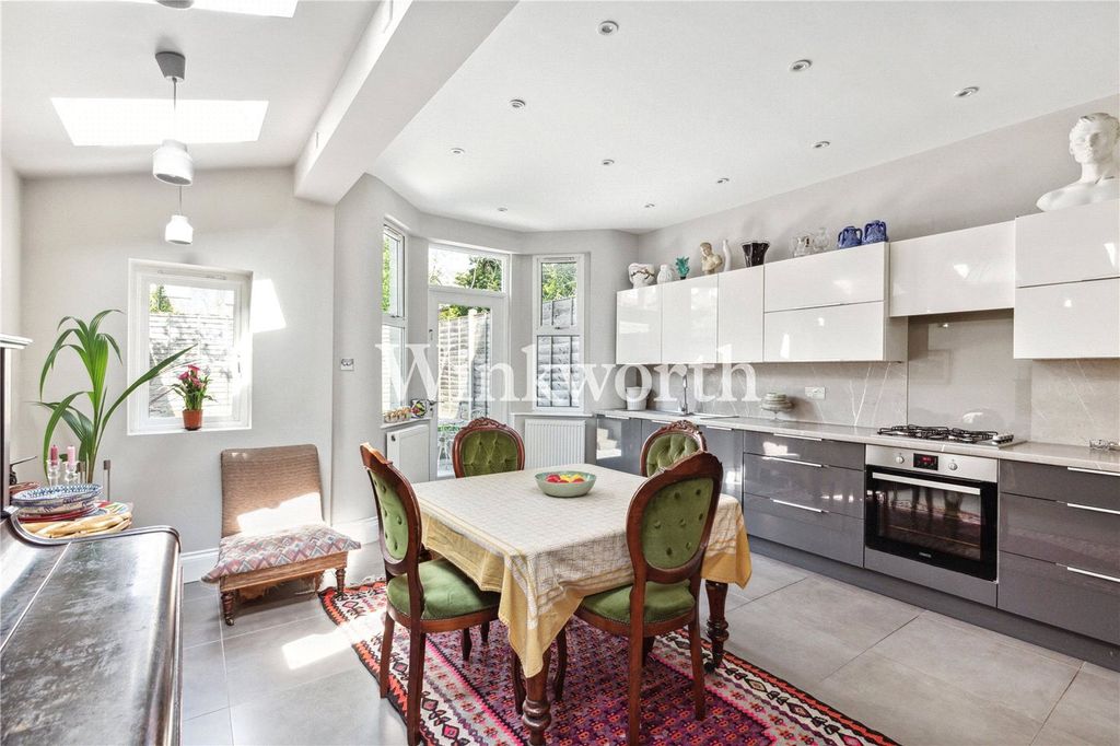 Property photo 2 of 23 Picture No. 04