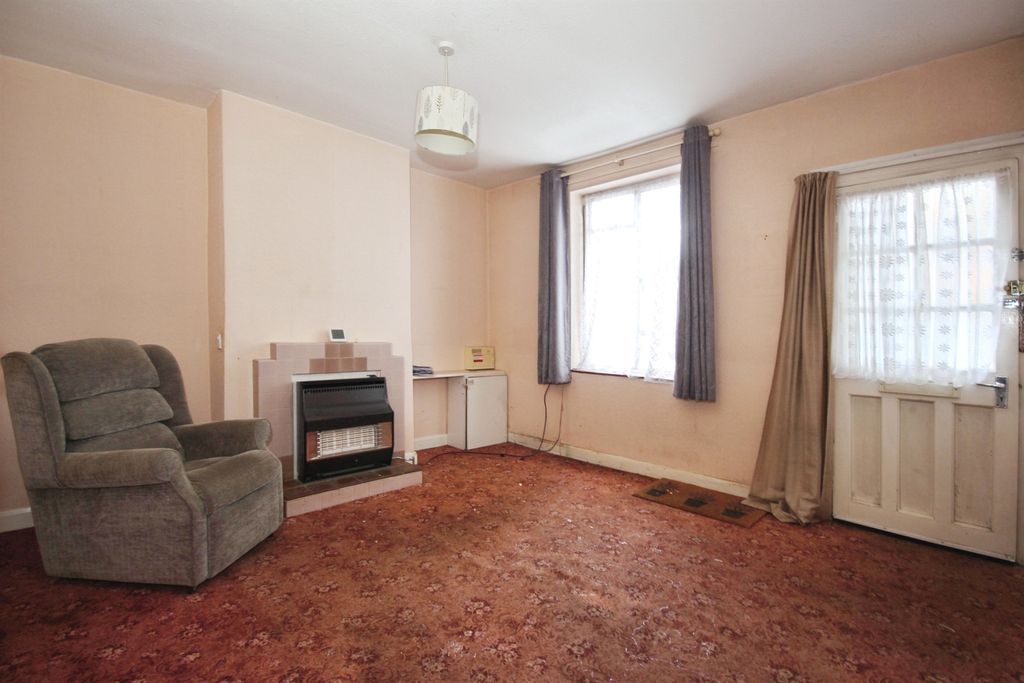 Property photo 3 of 14