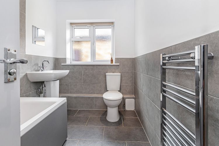 Property photo 3 of 9 303142