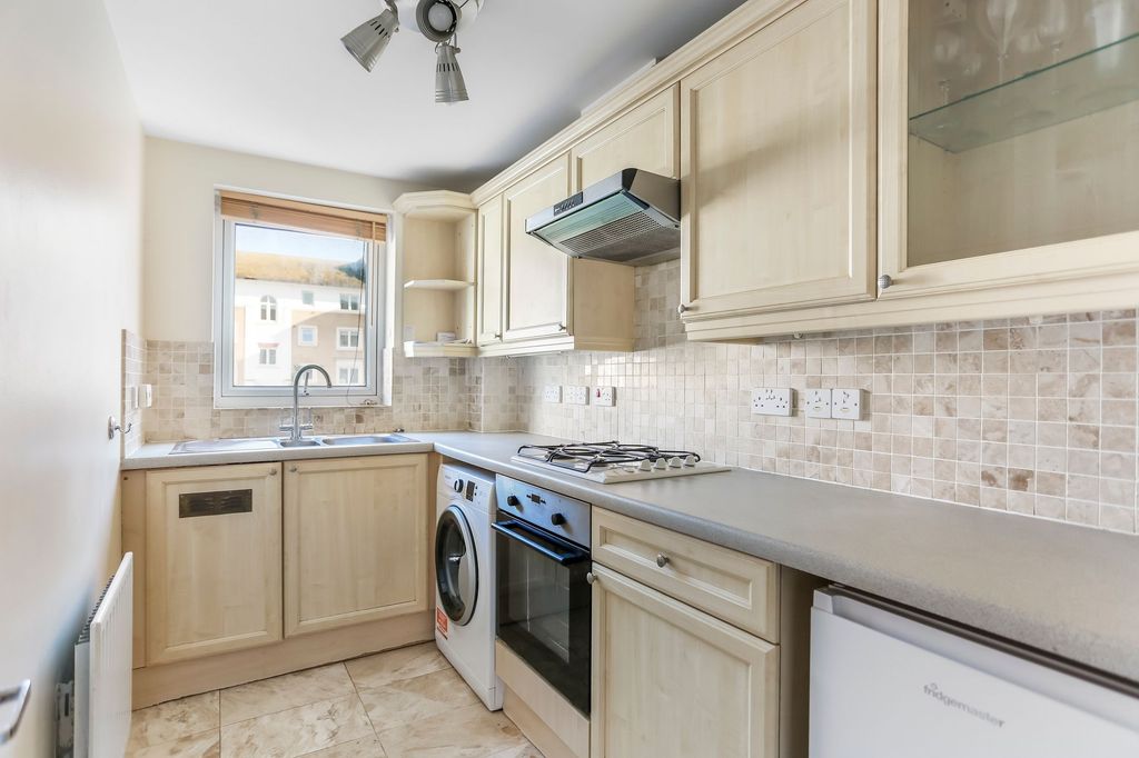 Property photo 3 of 18