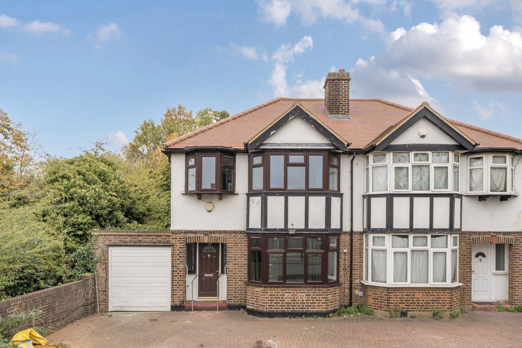 Property photo 1 of 20 External