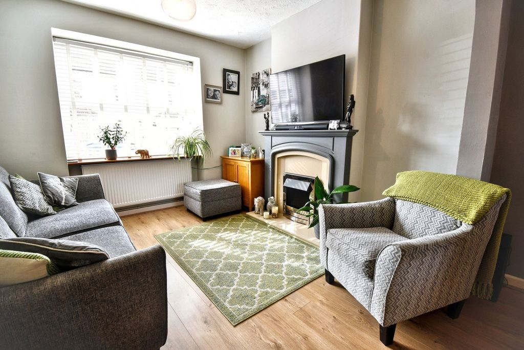 Property photo 2 of 24