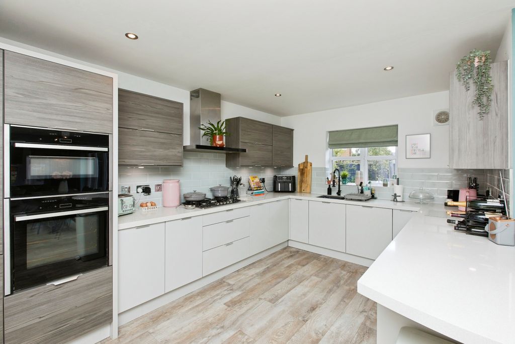 Property photo 2 of 31 Img_6795