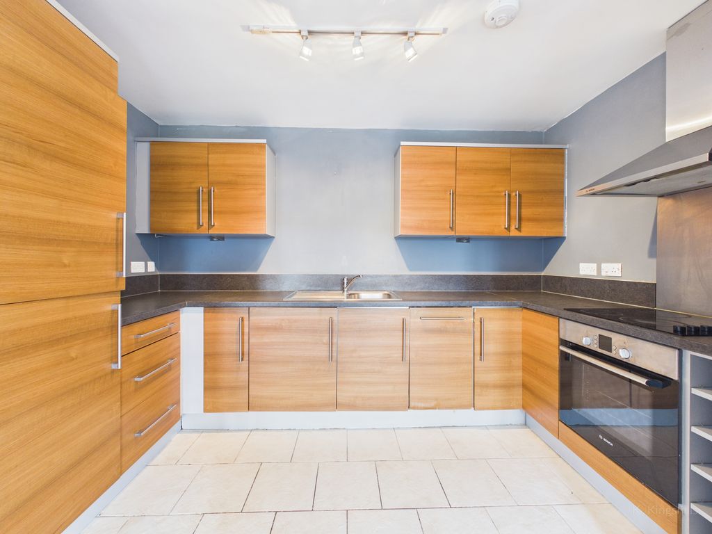 Property photo 2 of 11 Cam02119G0-Pr0577-Still009