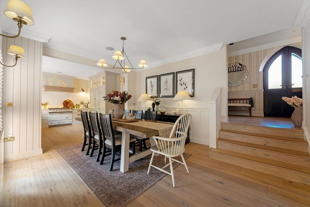 Property photo 2 of 36