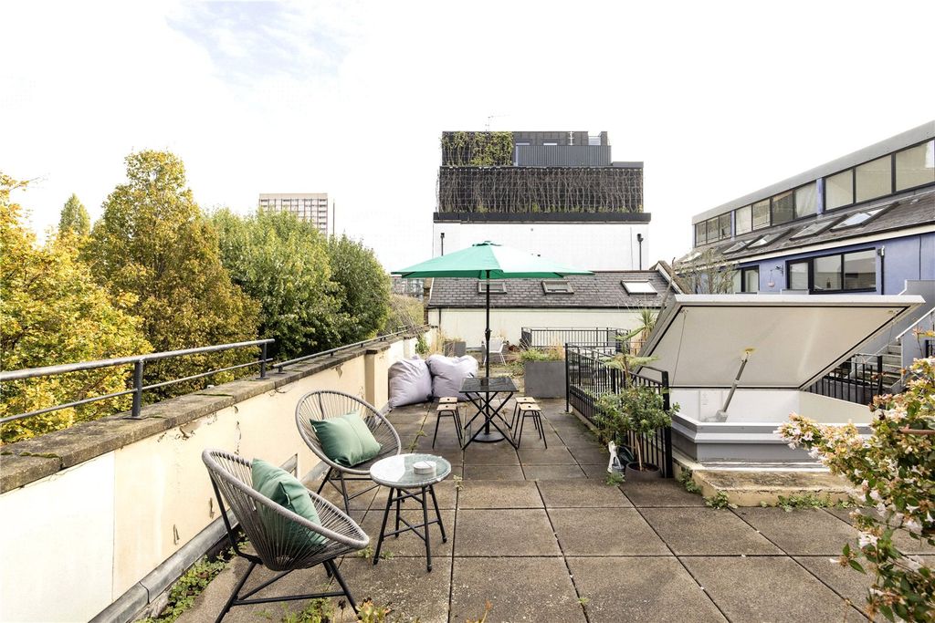 Property photo 3 of 41 Picture No. 74