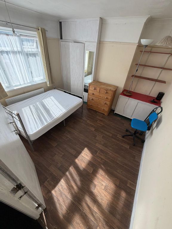 Property photo 3 of 33