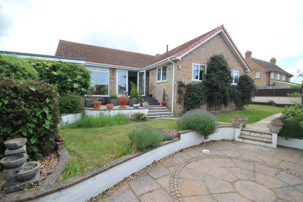 Property photo 2 of 19