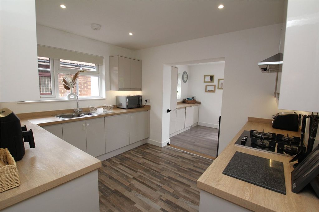 Property photo 2 of 21 Picture No. 06