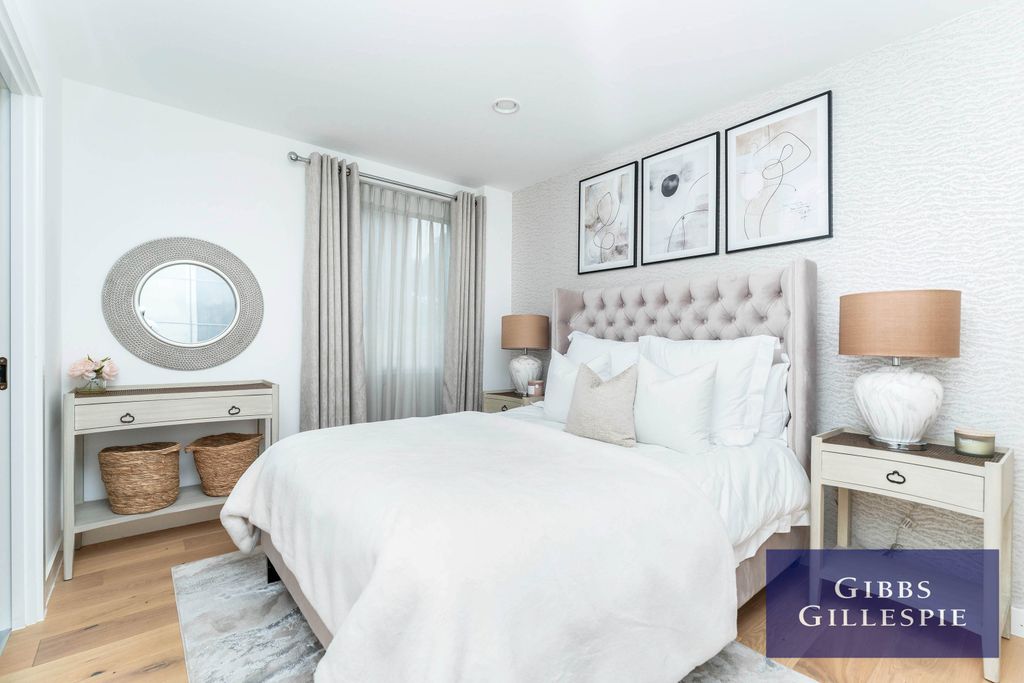 Property photo 3 of 11 4