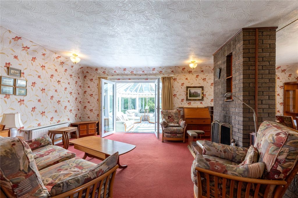 Property photo 3 of 33 Picture No. 02