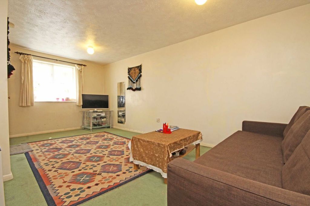 Property photo 2 of 4