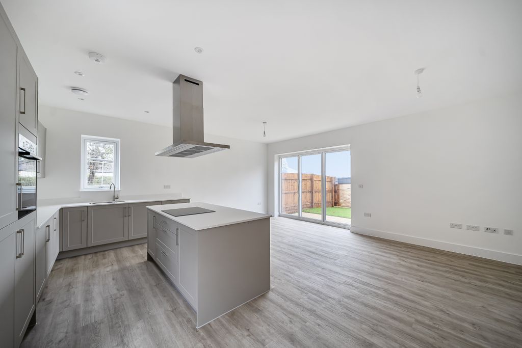 Property photo 3 of 11 140103486968E0Af6Defa