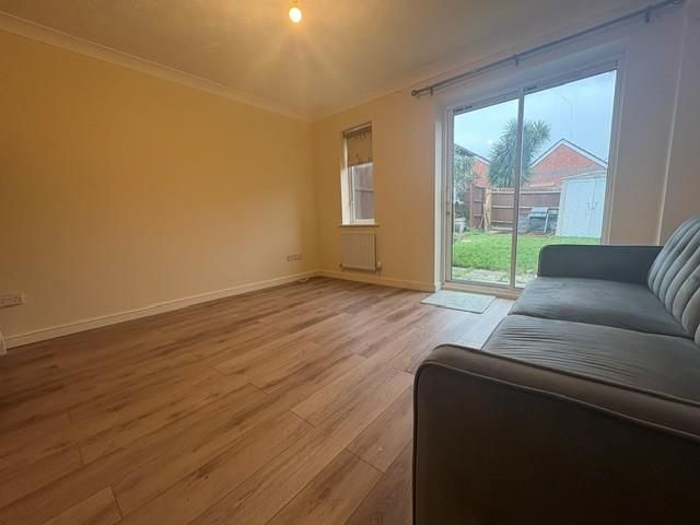 Property photo 3 of 9 Lounge.Jpg