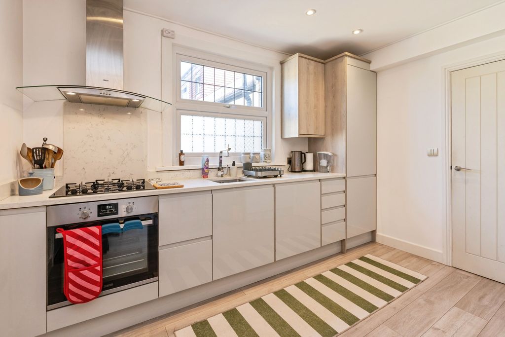 Property photo 3 of 14 Kitchen