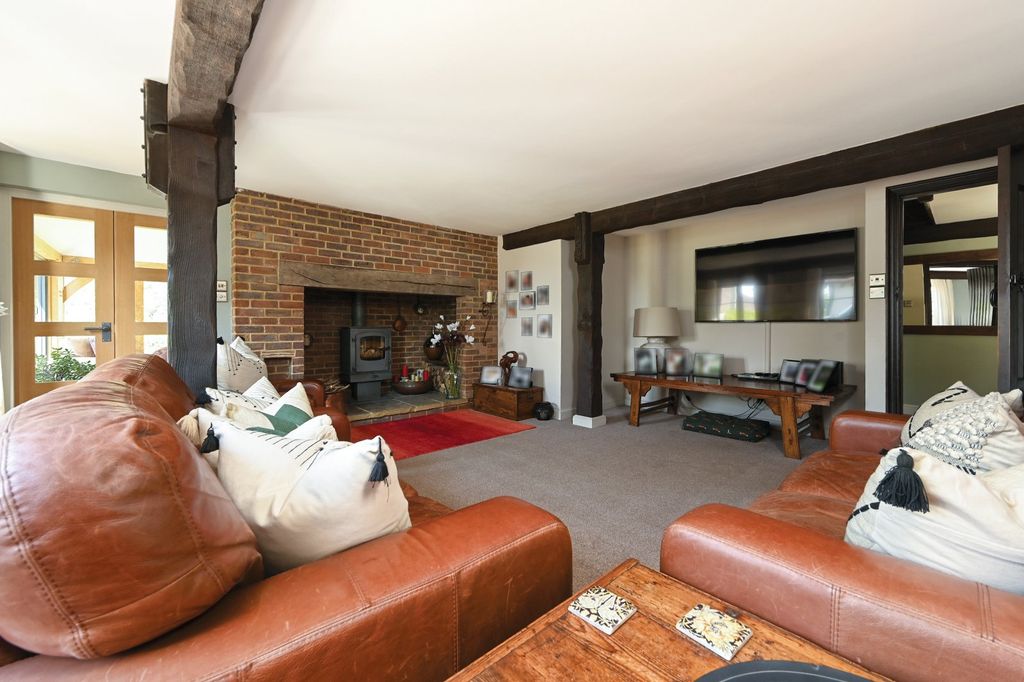 Property photo 3 of 26 Sitting Room