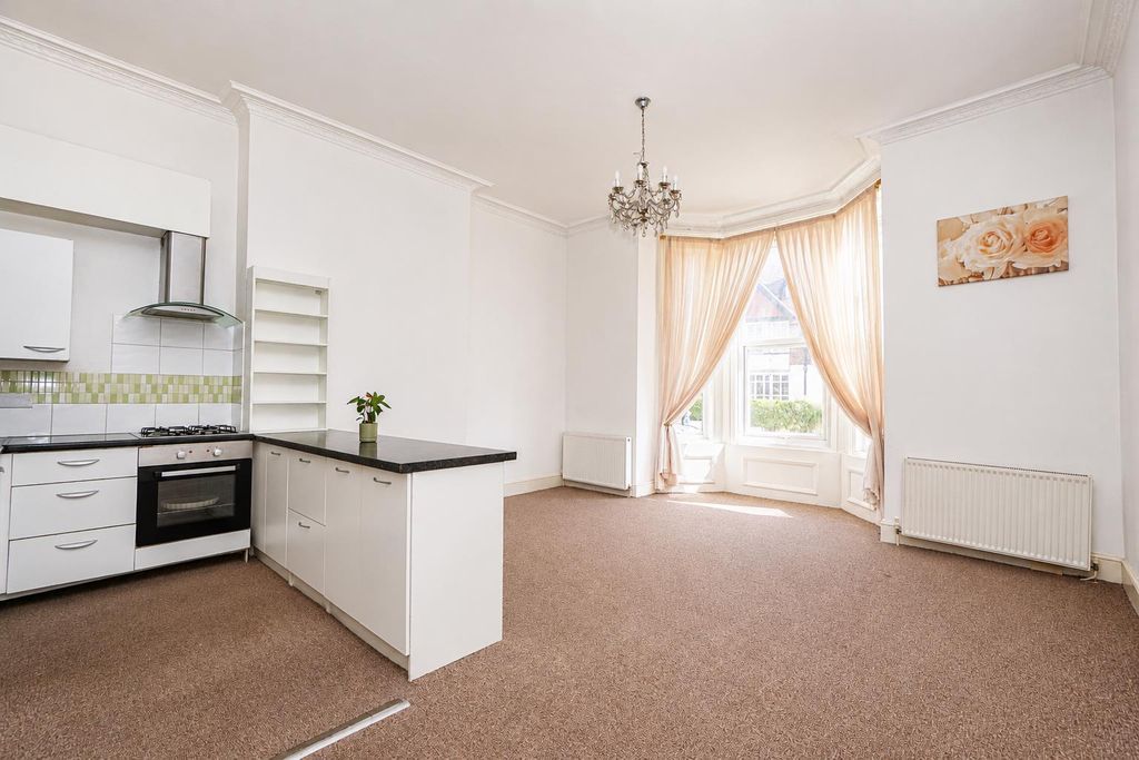 Property photo 2 of 10 B662F930-Df70-496B-A9d1-0B09F676143A.Png
