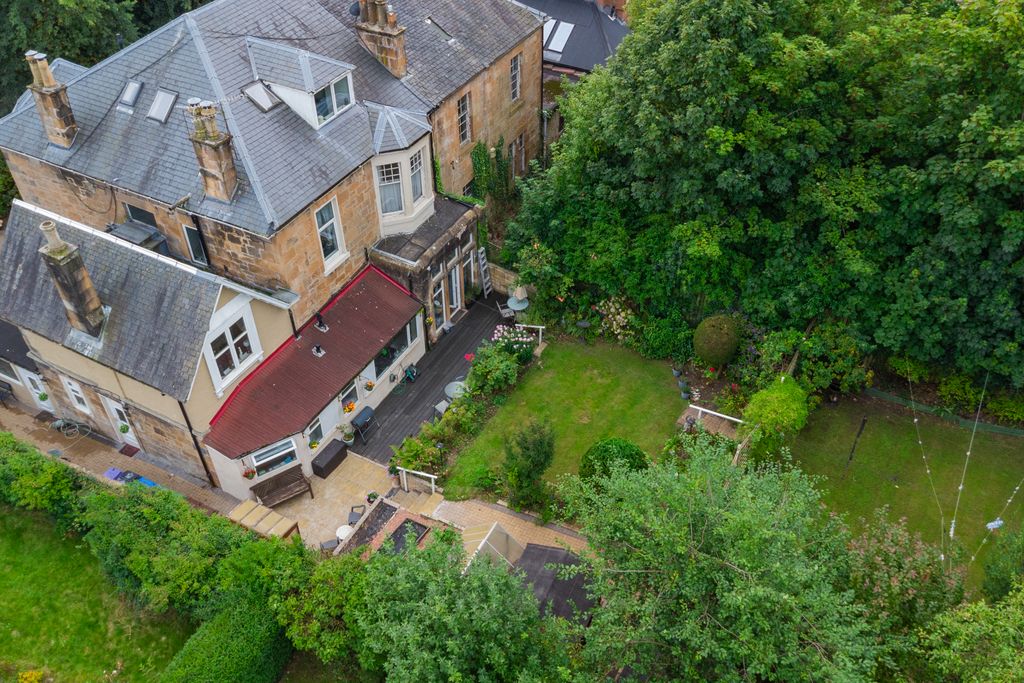 Property photo 3 of 30
