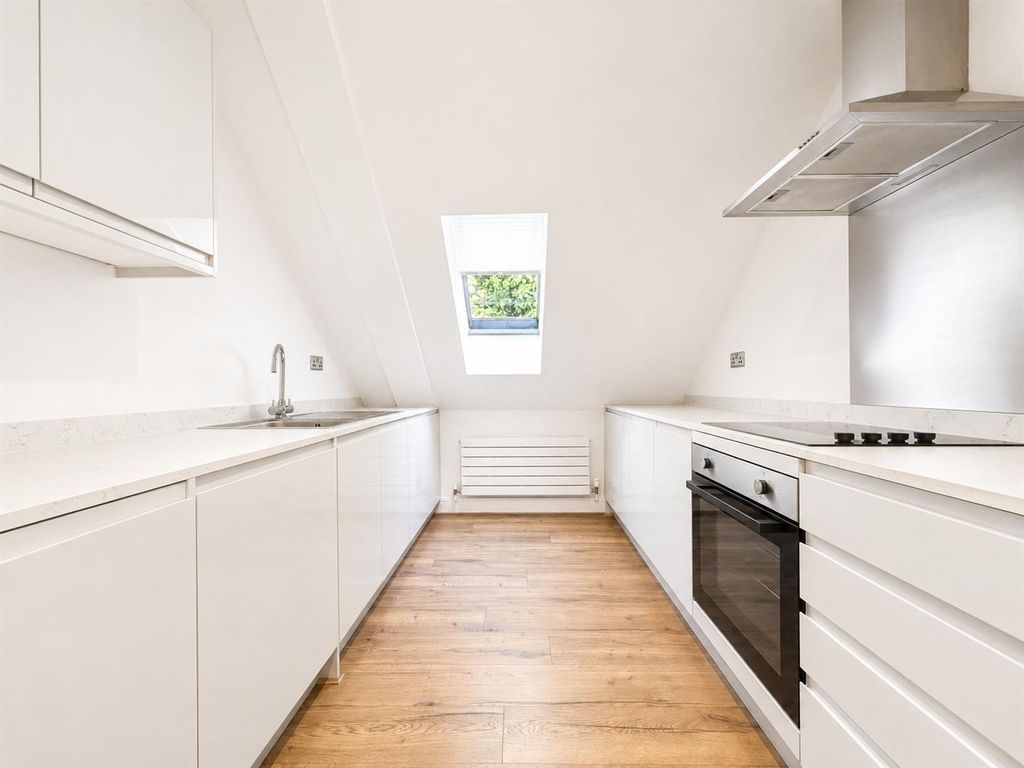 Property photo 2 of 6 Kitchen