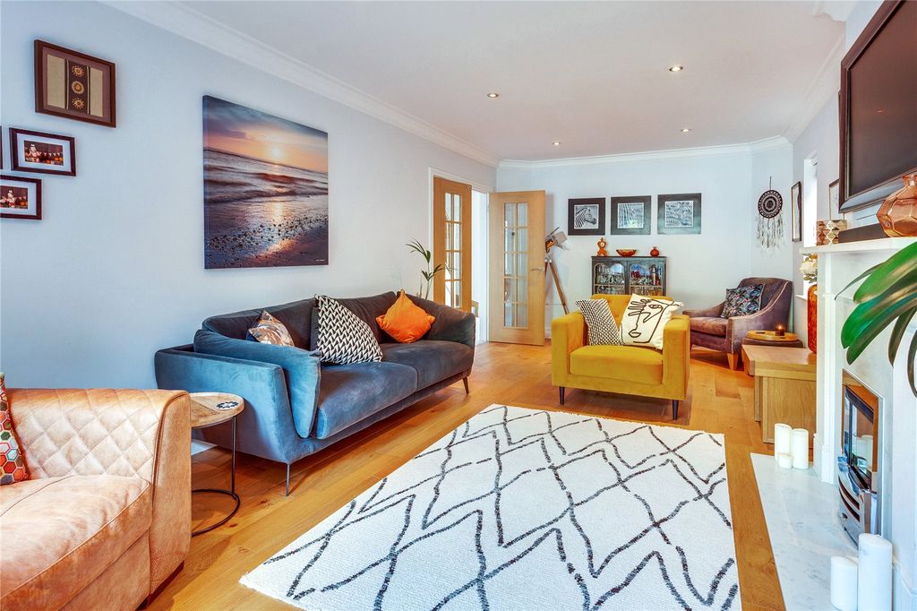 Property photo 2 of 22 Picture No. 38