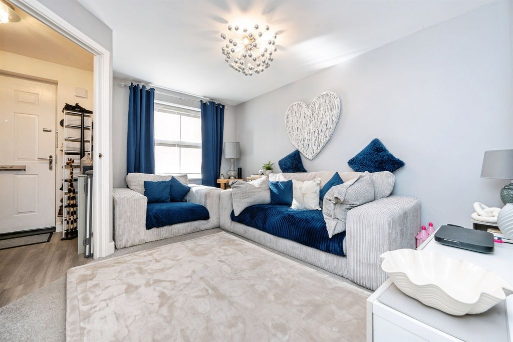 Property photo 2 of 13